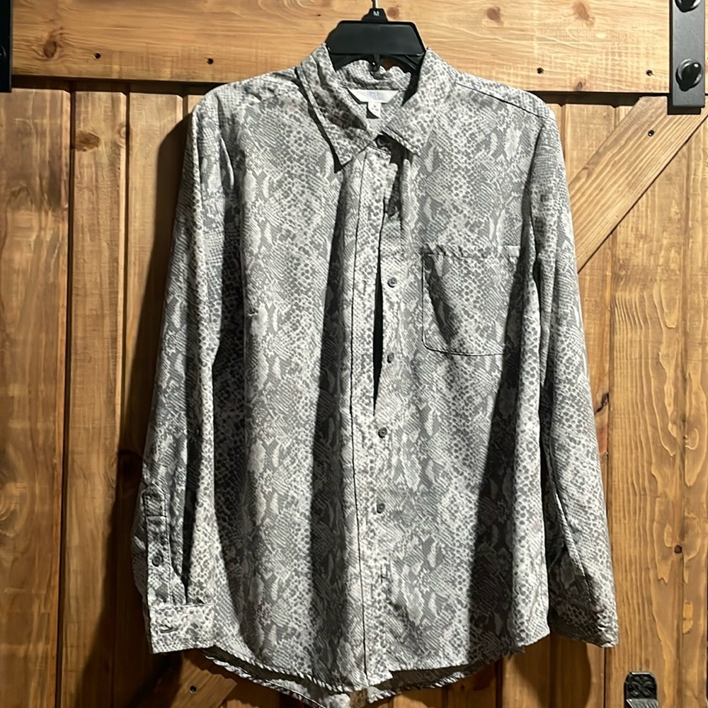 Snakeskin Time & Tru Button Up Size Medium 8/10